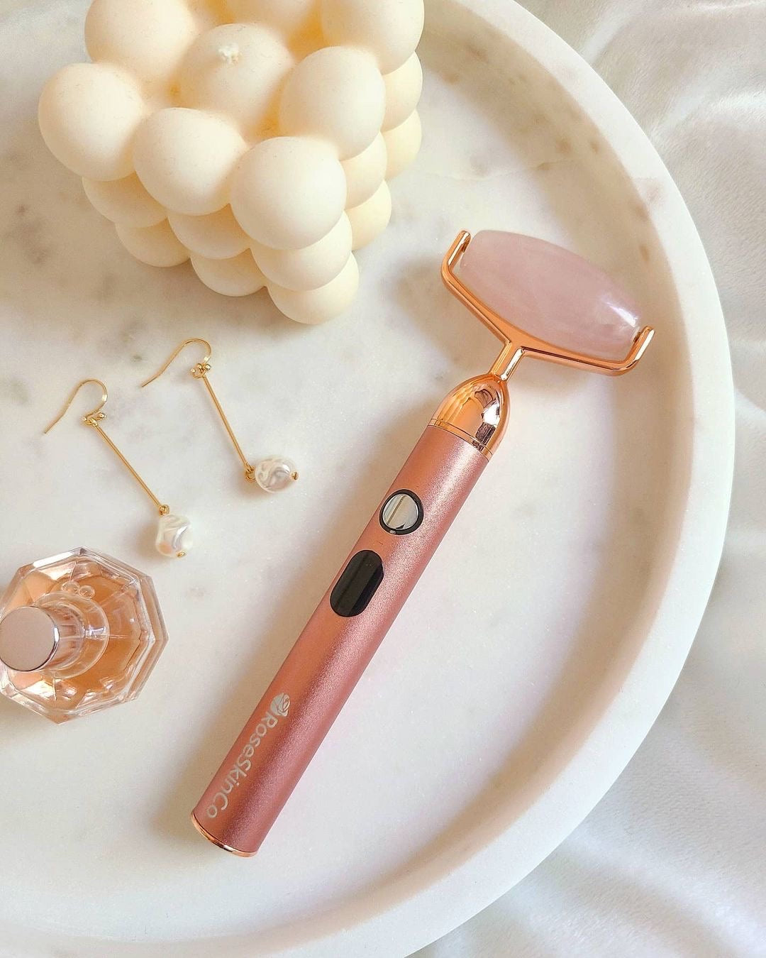 How do you use a rose quartz roller?